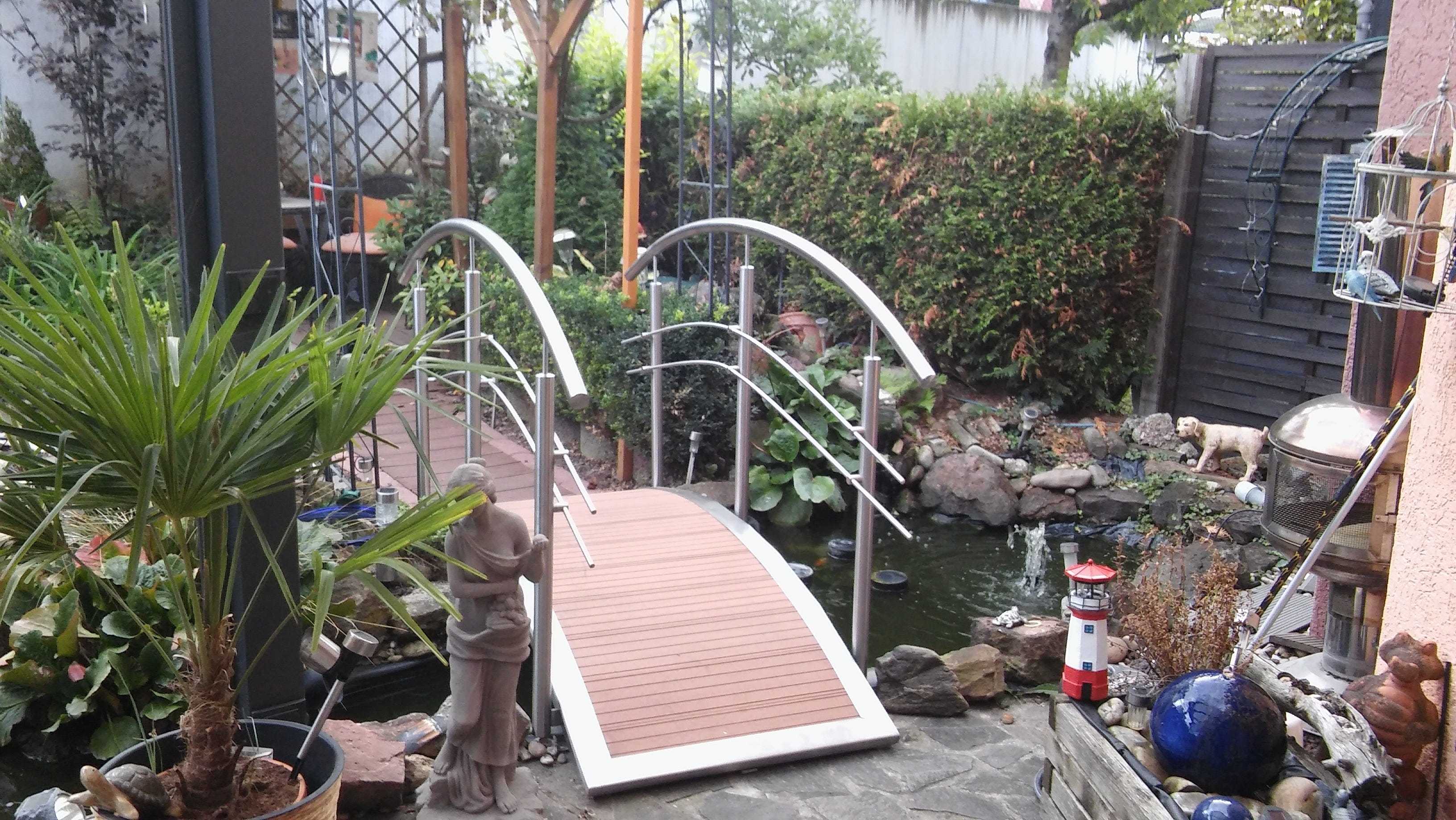 Teichbrücke aus Edelstahl beidseitiger Handlauf WPC Anthrazit Shop
