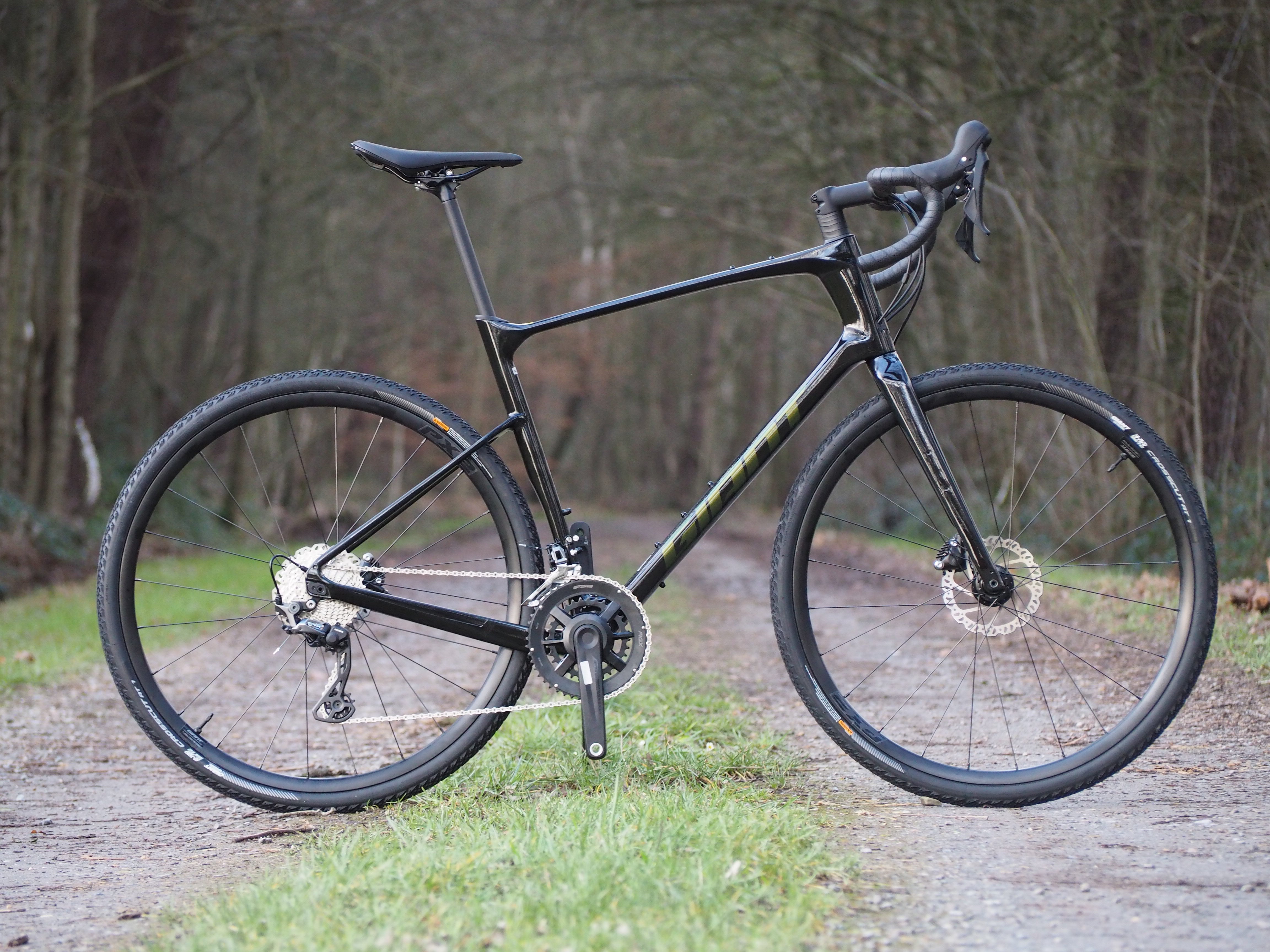 giant-revolt-advanced-2-2022-gravelbikes-bikes-s-tec-sports