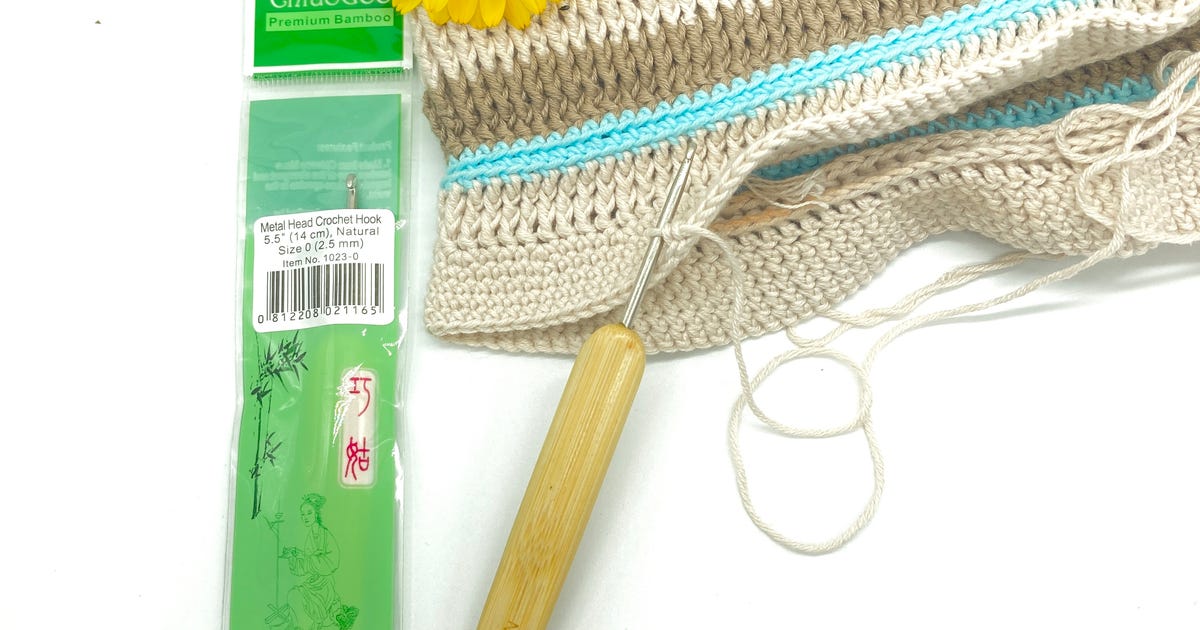 ChiaoGoo - Natural Bamboo - 5.5 Crochet Hook with Metal Head - 1023