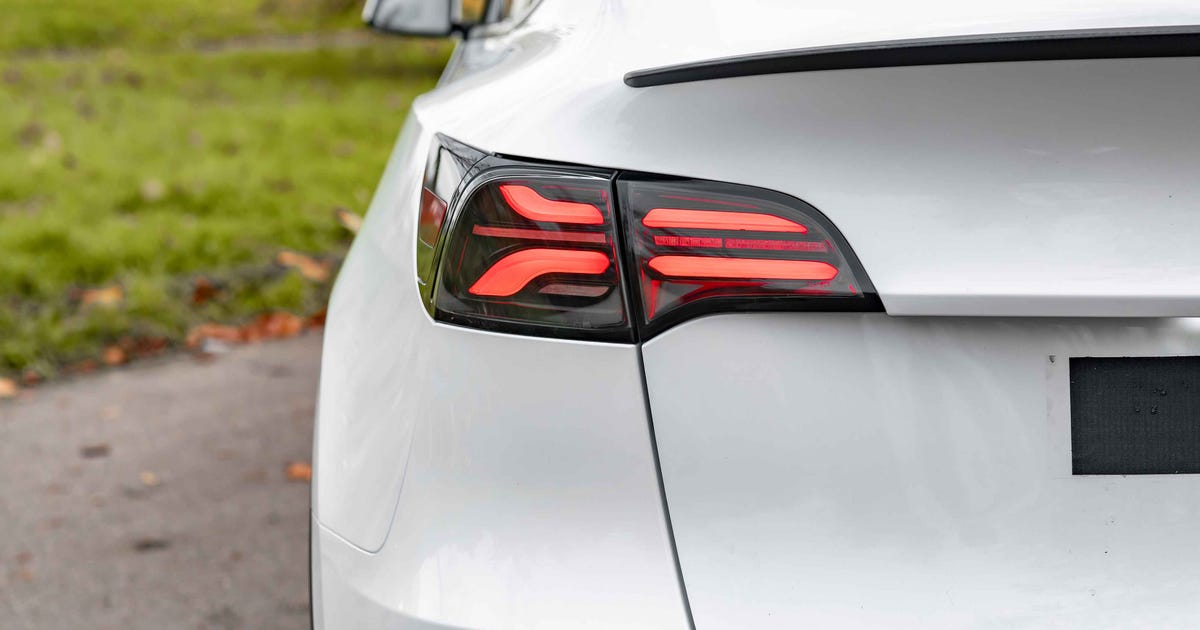 Beleuchtete Einstiegsblenden Tesla Model Y und 3 Neuwertig Tuning in Hessen  - Michelstadt, Tuning & Styling Anzeigen