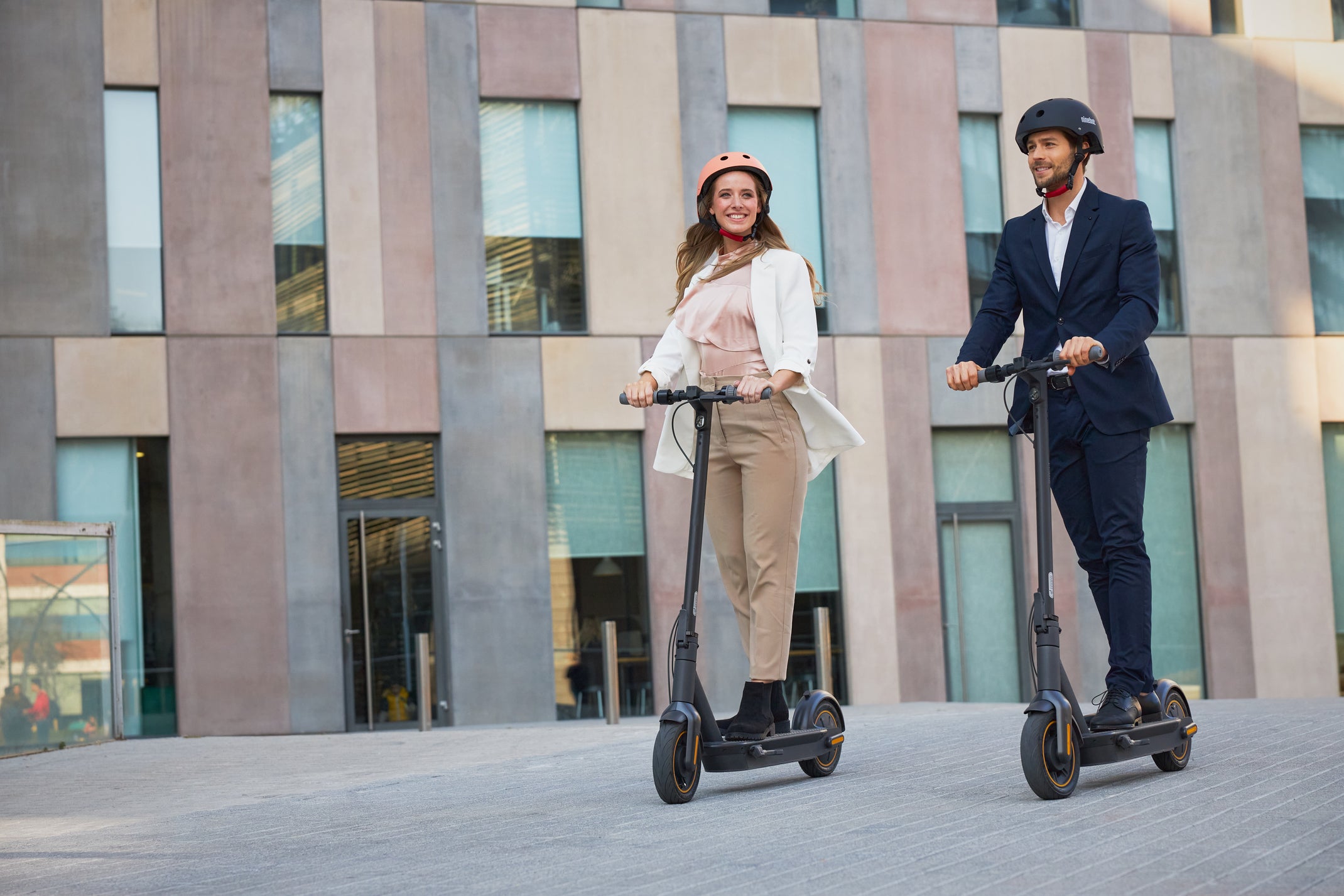 Elektromobilität: Verkauf, Verleih, Touren Und Events Rund Um Den E ...