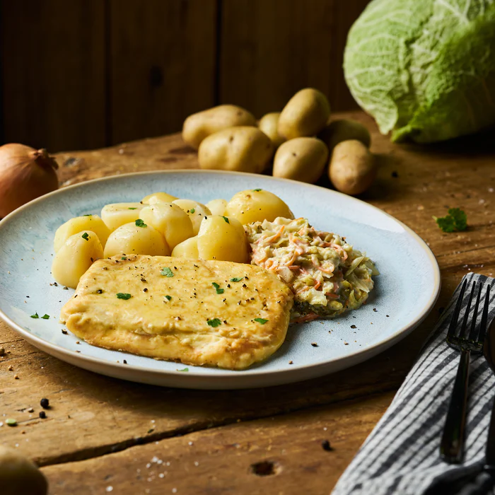 SEELACHS IN PARMESANHÜLLE AN RAHMWIRSING MIT BUTTERKARTOFFELN ...