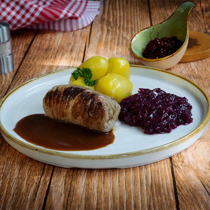 SCHWEINEROULADE MIT ROTKOHL UND BUTTERKARTOFFELN - Fleischgerichte ...