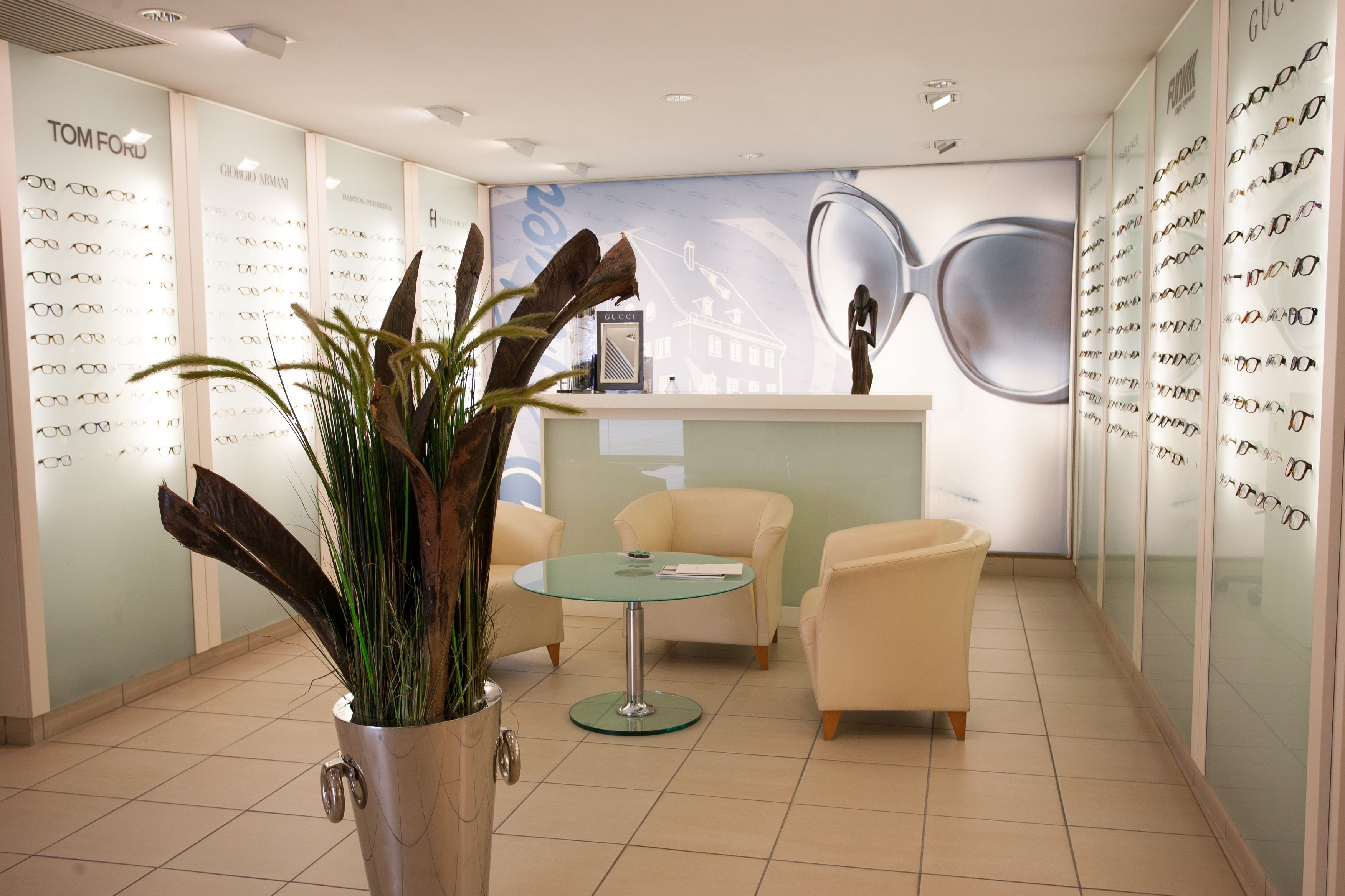Eyes + More - Optiker Memmingen Optik Tröger | Brillen & Kontaktlinsen | Ihr Optiker in Memmingen
