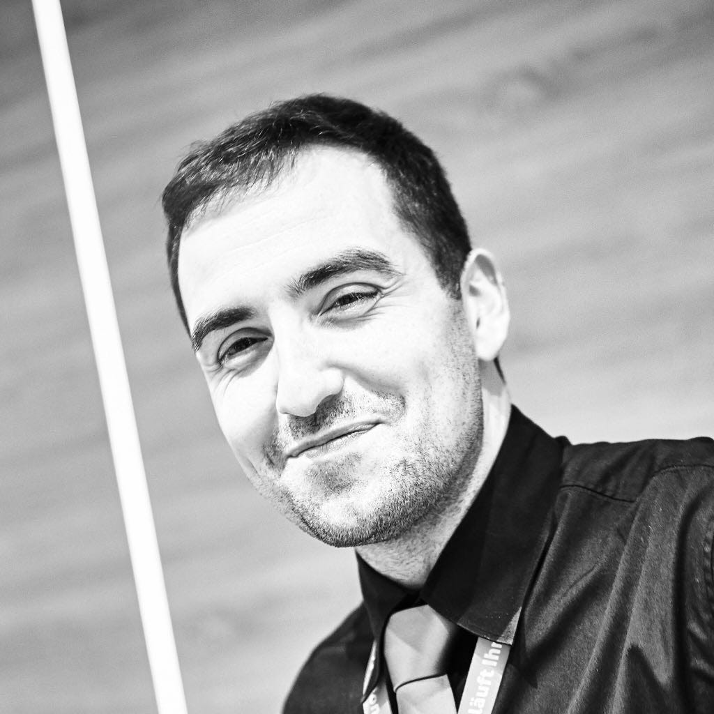 Dienstleistungen Über uns Sebastian Biehler