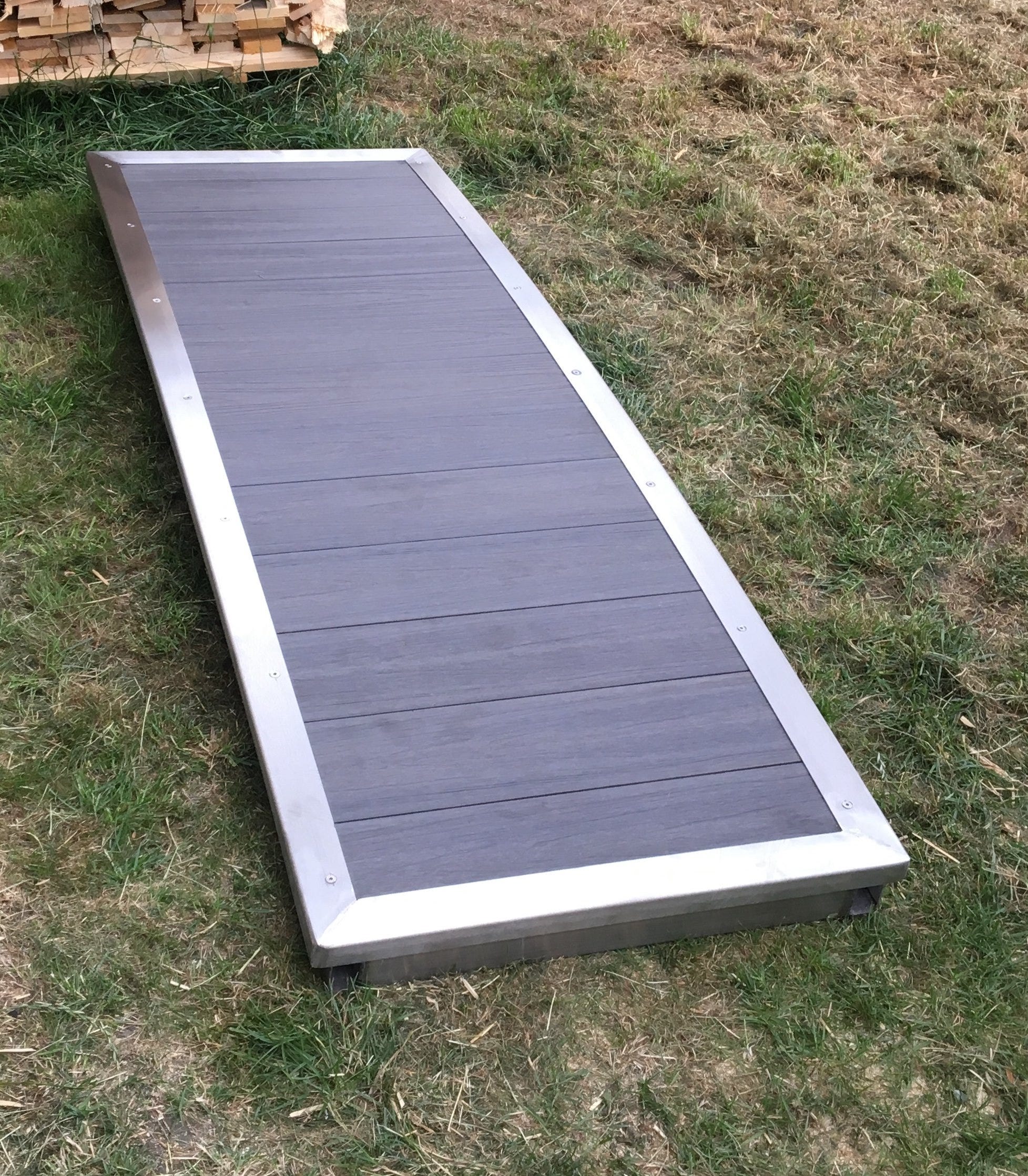 Teichbrücke aus Edelstahl ohne Handlauf WPC Anthrazit Shop Teichbrücken